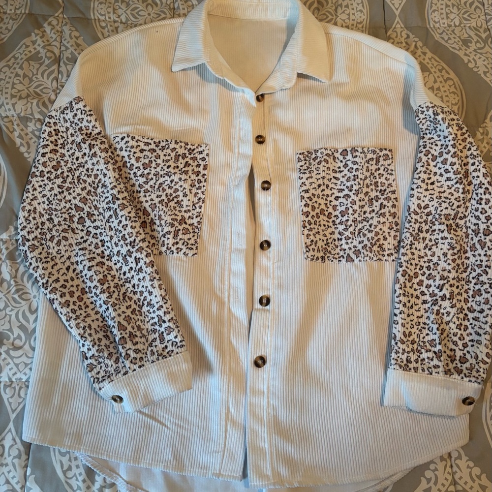 Cream Button-Up Shirt with Leopard Print Pockets & Sleeves